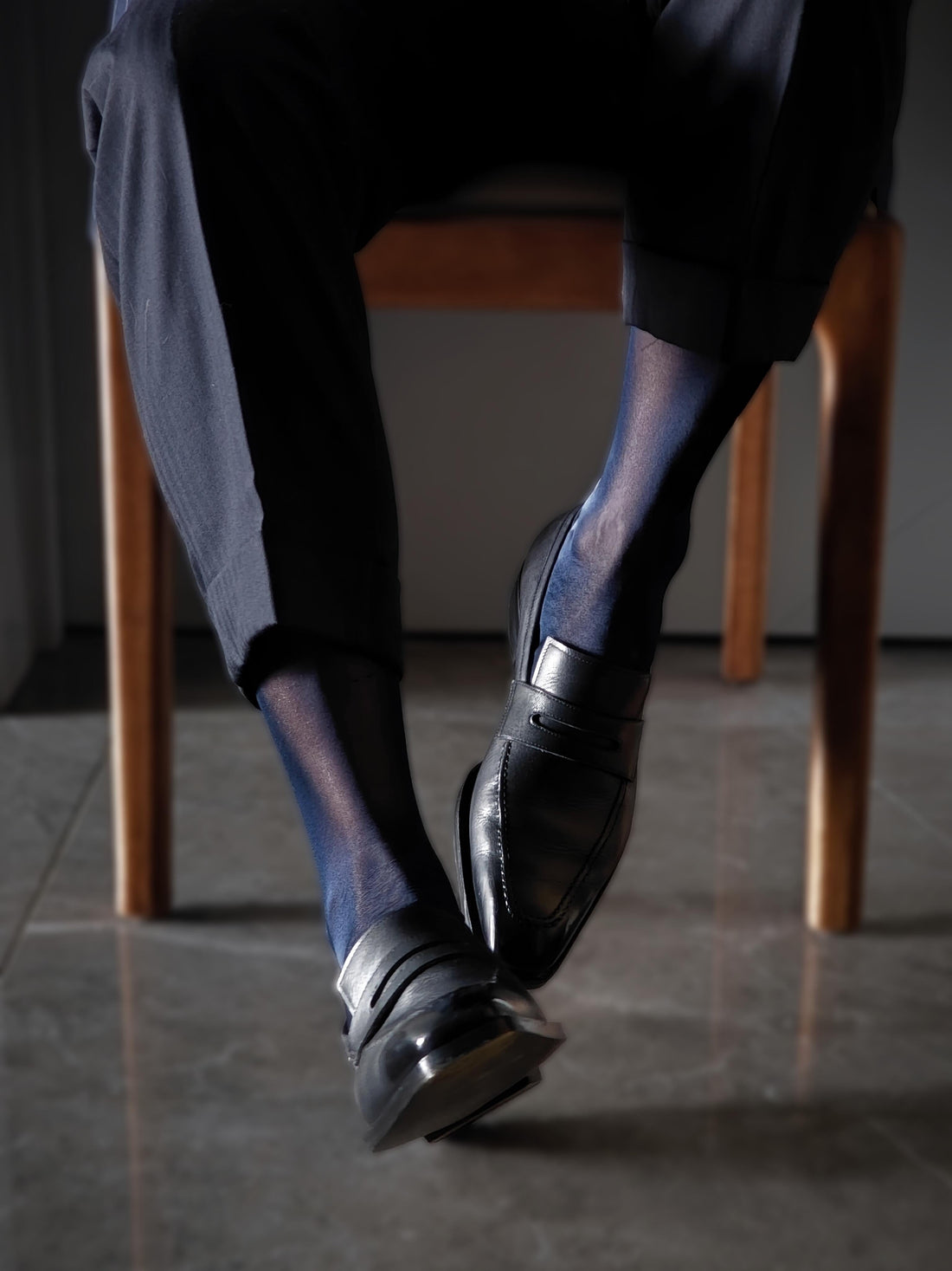 Men Who Wear Silk Stockings Under Their Suits Are Often Like This…