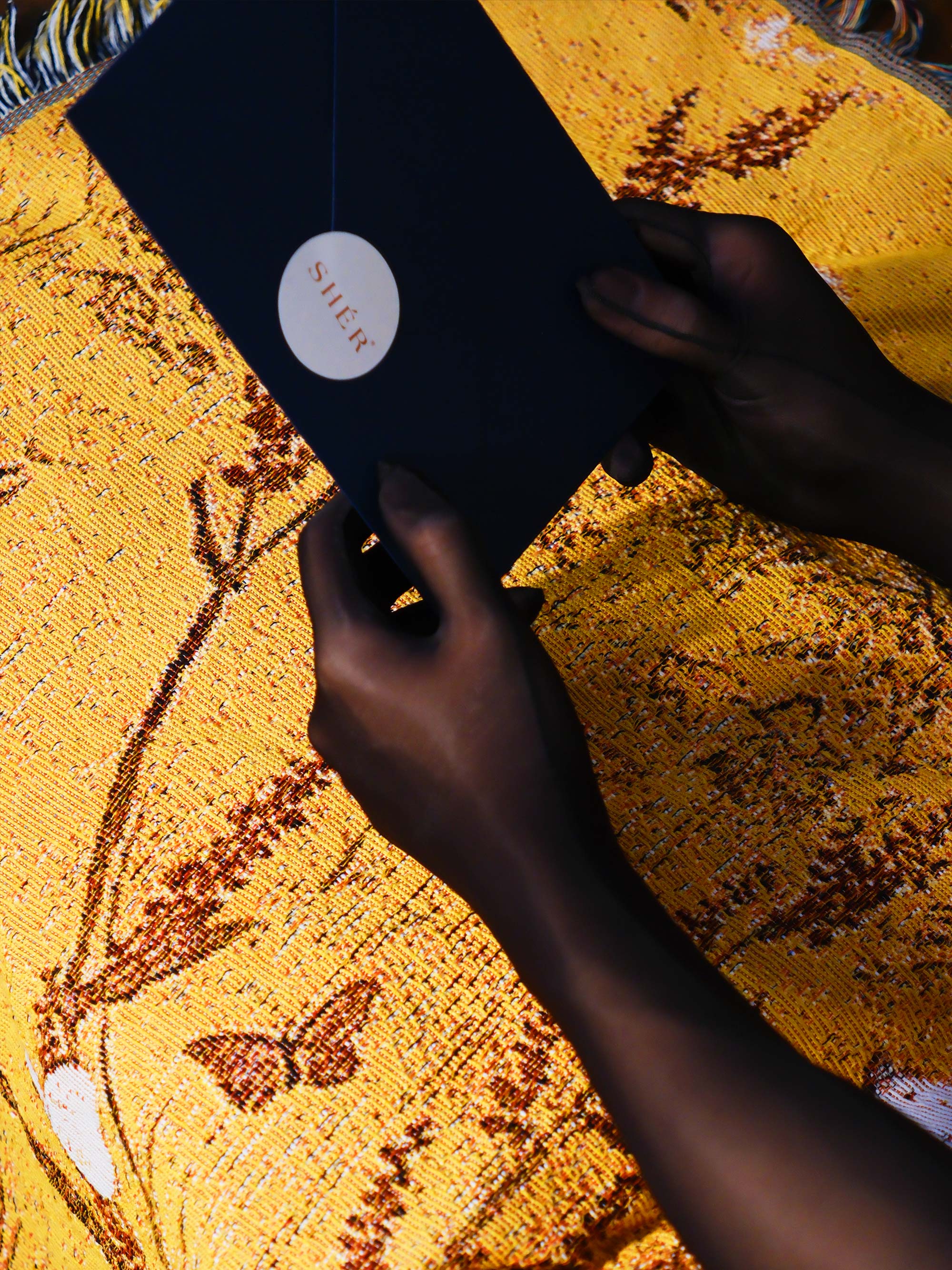 Dual-Sensation Touch Gloves – Enhanced Feel for Creative Play