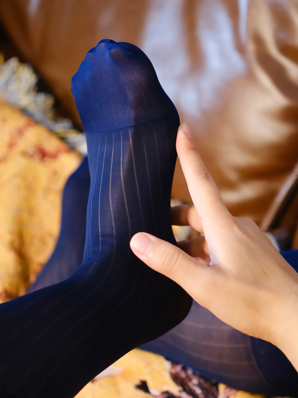 Wide-Stripe Sheer Men’s Socks – Bold Pattern with Silky Breathable Fit