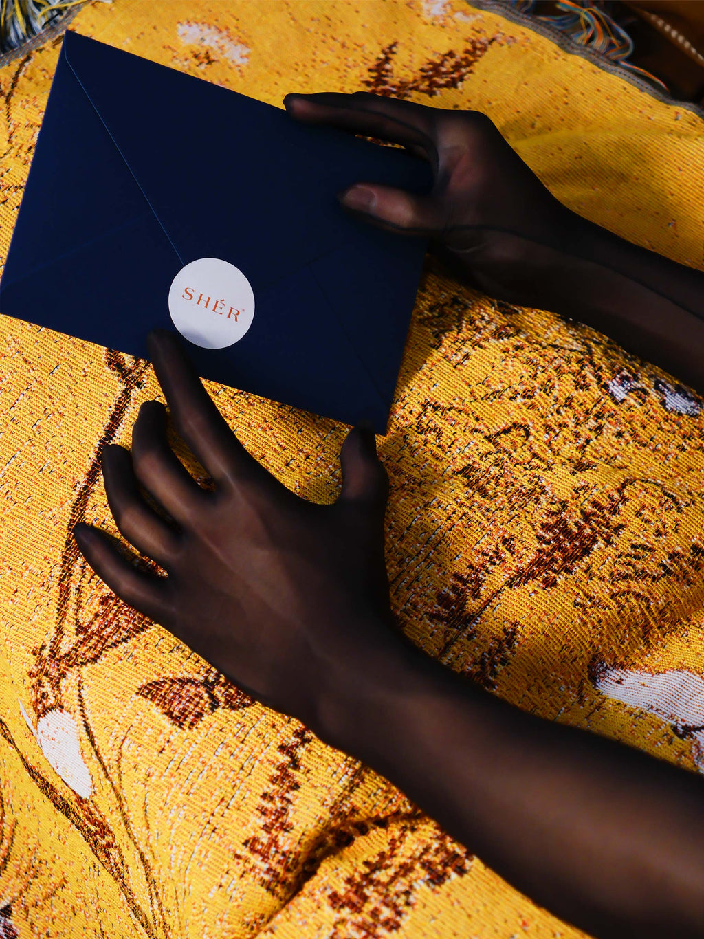 Dual-Sensation Touch Gloves – Enhanced Feel for Creative Play