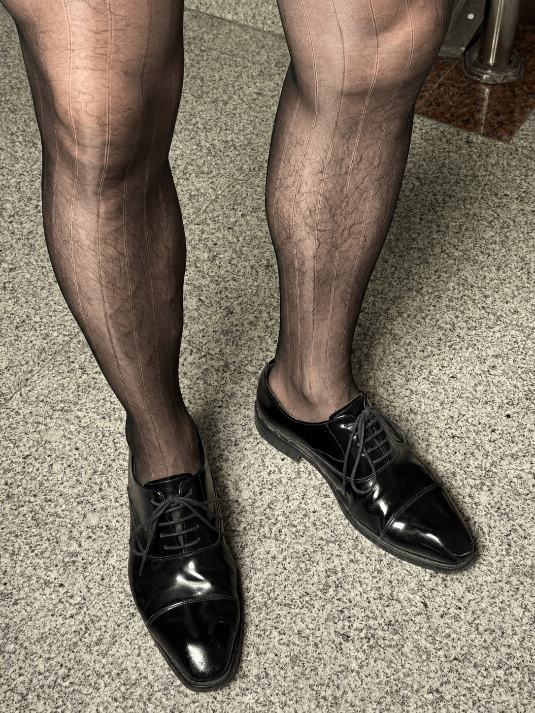 Smoke Black 5D Textured Sheer Men’s Pantyhose – 512-Needle Knit with Sculpted Fit - SHÉR